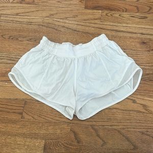 lululemon white hotty hot shorts size 4